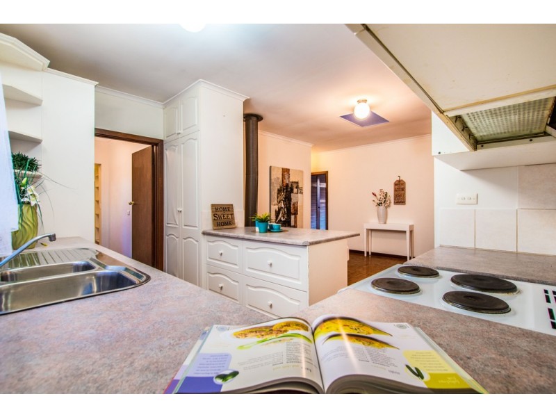 2 Vienna Avenue, Aberfoyle Park SA 5159