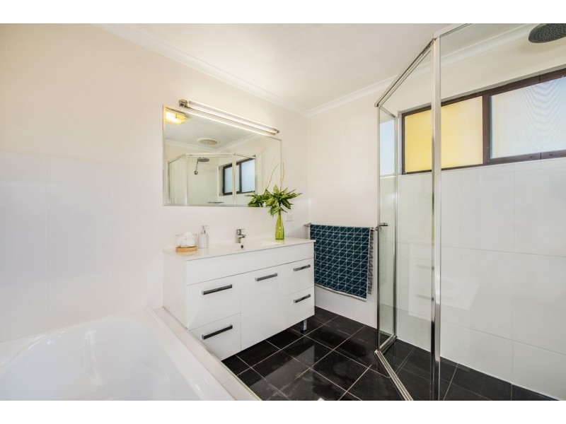 2 Vienna Avenue, Aberfoyle Park SA 5159