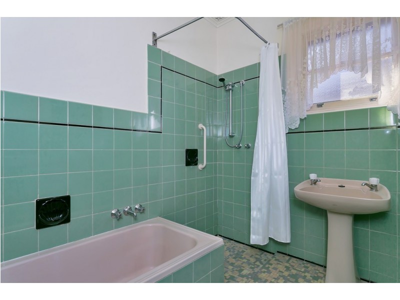 58 Mooringe Avenue, North Plympton SA 5037