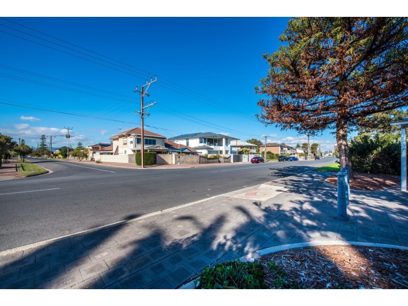 2/9 Newhaven Road, Glenelg North SA 5045