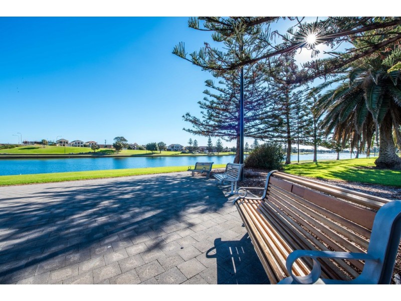 2/9 Newhaven Road, Glenelg North SA 5045