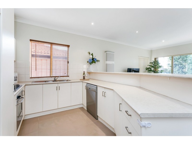 13D White Crescent, Seacombe Gardens SA 5047