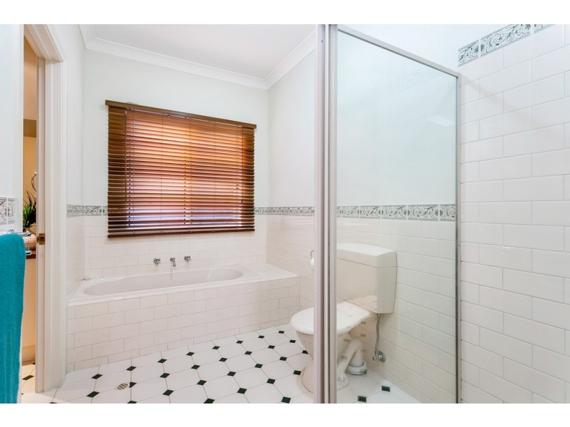 13D White Crescent, Seacombe Gardens SA 5047