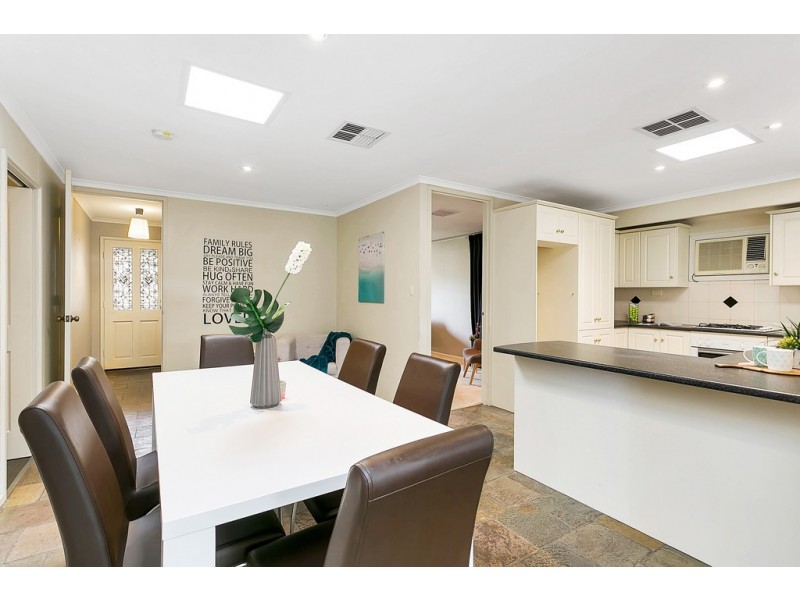 28 Lexcen Grove, Happy Valley SA 5159