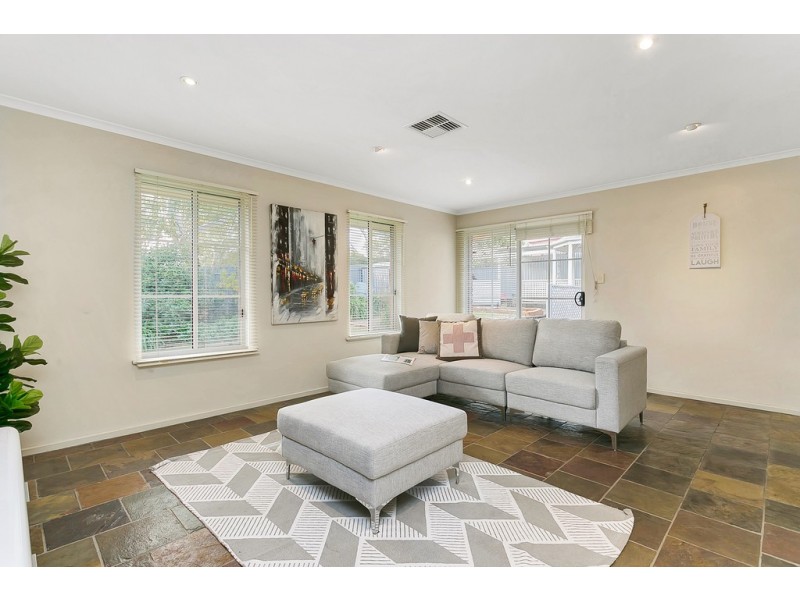 28 Lexcen Grove, Happy Valley SA 5159