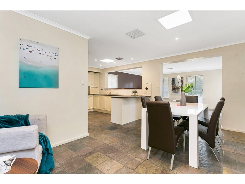 28 Lexcen Grove, Happy Valley SA 5159