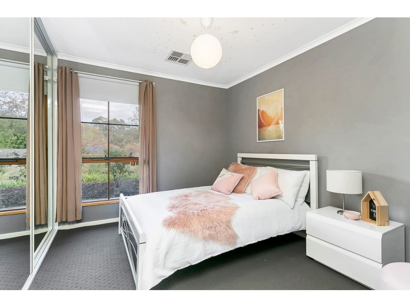 28 Lexcen Grove, Happy Valley SA 5159
