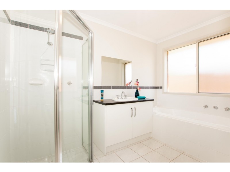 2 Orange Lane, Seaford Meadows SA 5169