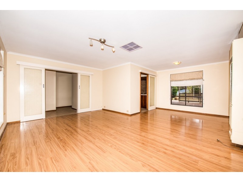 7 Ash Street, Aberfoyle Park SA 5159