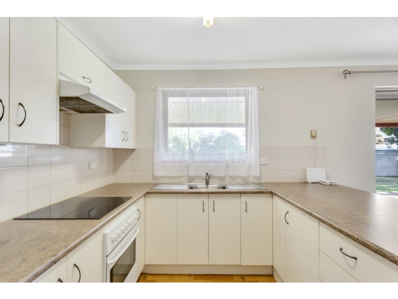 32 Thomas Crescent, Reynella SA 5161