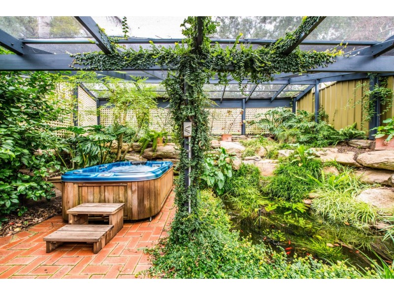 28 Monaco Circuit, Aberfoyle Park SA 5159