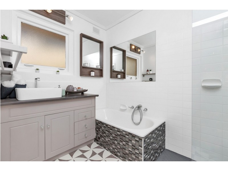 24 Hill Street, Seacliff Park SA 5049