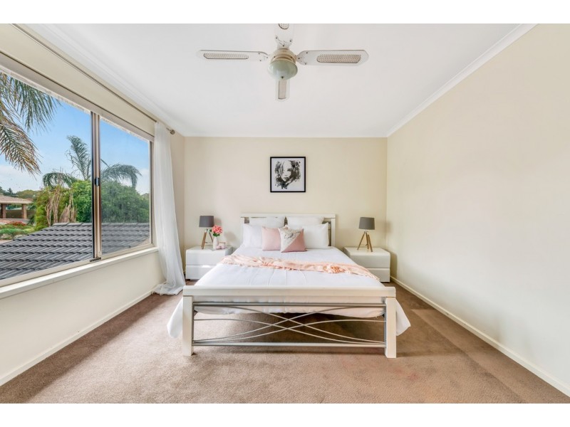 6 Coburn Court, Trott Park SA 5158