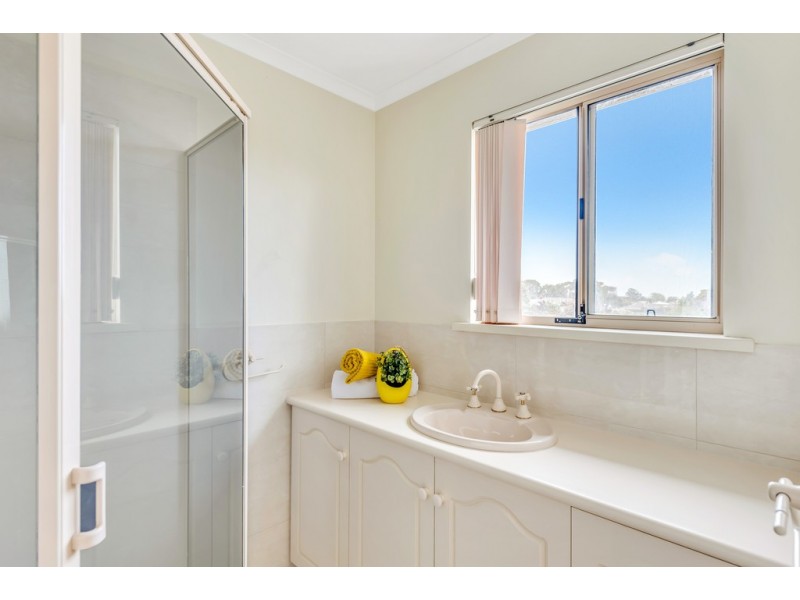 6 Coburn Court, Trott Park SA 5158
