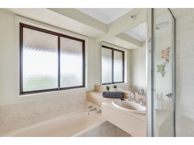 6 Coburn Court, Trott Park SA 5158
