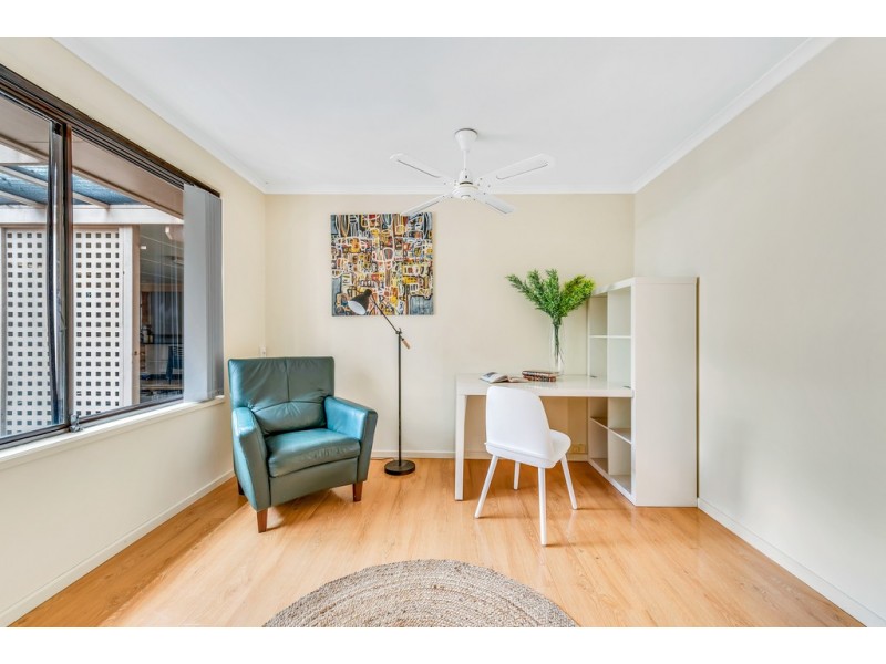 6 Coburn Court, Trott Park SA 5158