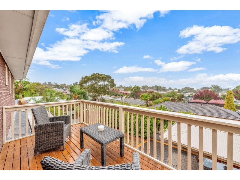 6 Coburn Court, Trott Park SA 5158