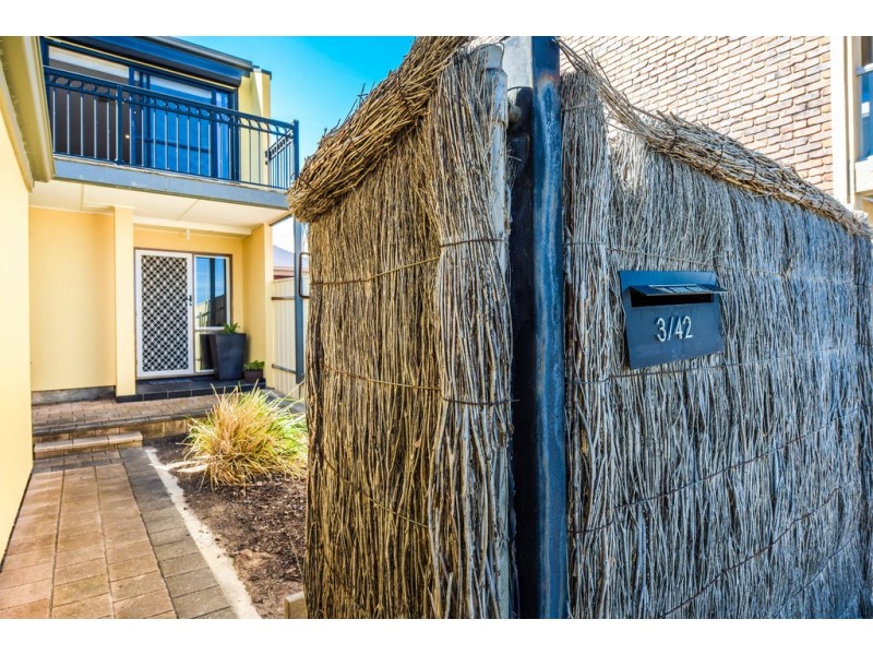 3/42 Esplanade, Christies Beach SA 5165