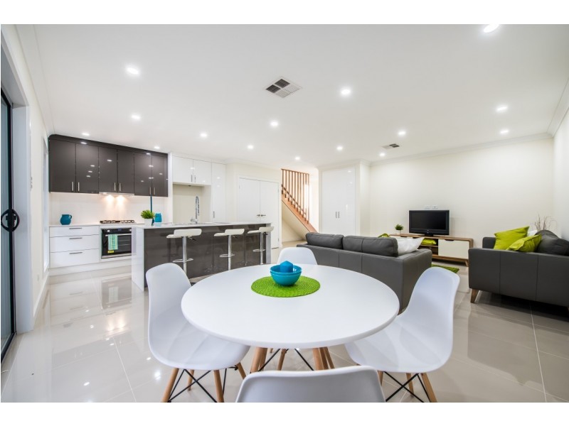 22 22a 22b 22c Grazing Avenue, Morphett Vale SA 5162