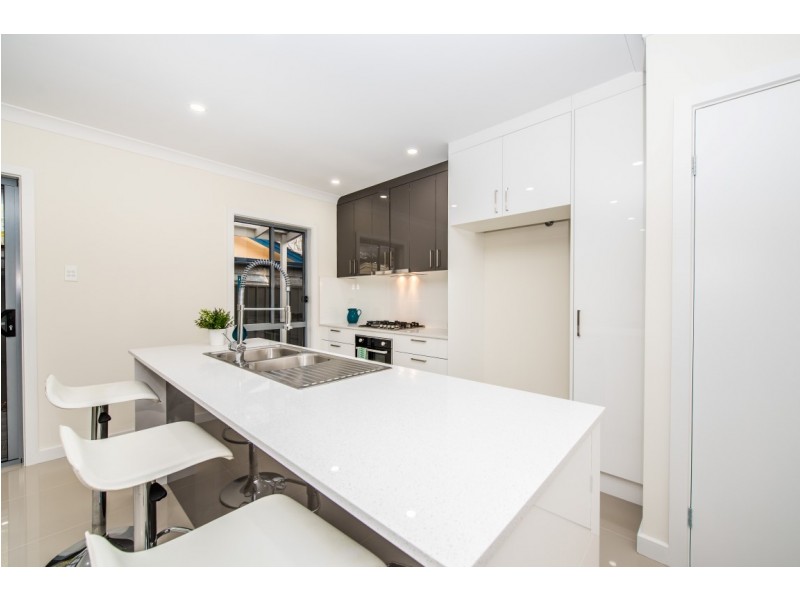 22 22a 22b 22c Grazing Avenue, Morphett Vale SA 5162