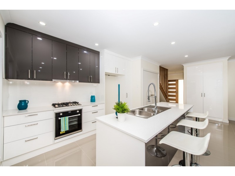 22 22a 22b 22c Grazing Avenue, Morphett Vale SA 5162