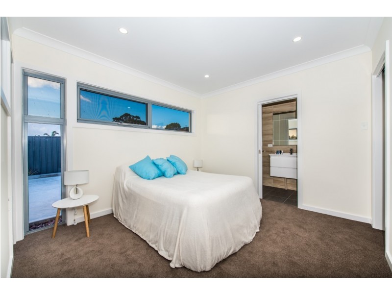 22 22a 22b 22c Grazing Avenue, Morphett Vale SA 5162