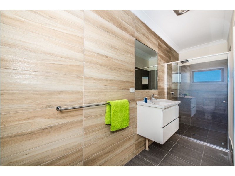 22 22a 22b 22c Grazing Avenue, Morphett Vale SA 5162