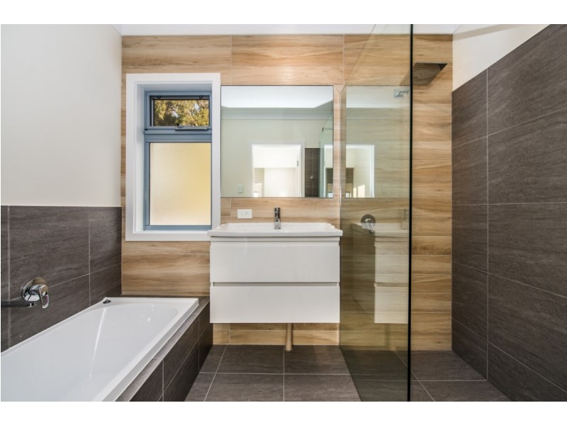 22 22a 22b 22c Grazing Avenue, Morphett Vale SA 5162