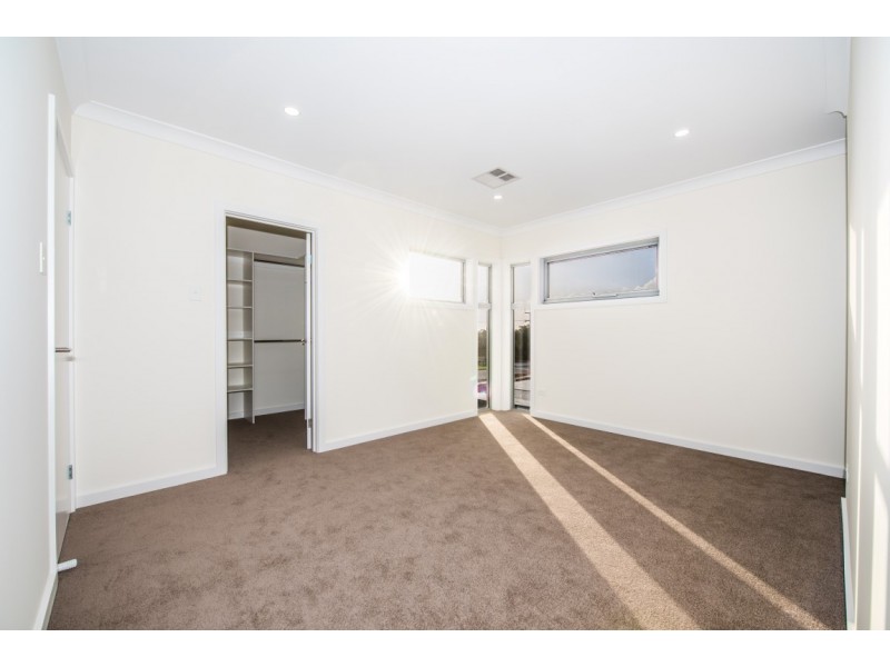 22 22a 22b 22c Grazing Avenue, Morphett Vale SA 5162