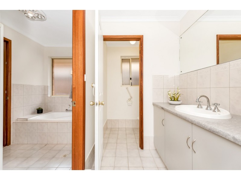 22 Berenwode Circuit, Morphett Vale SA 5162