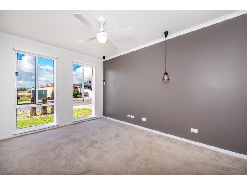 4 Kuta Crescent, Aldinga Beach SA 5173