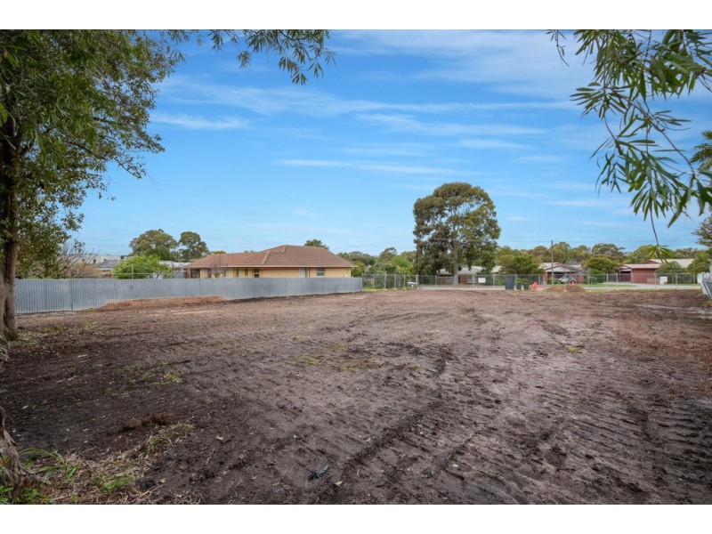 67 Booth Avenue, Morphett Vale SA 5162