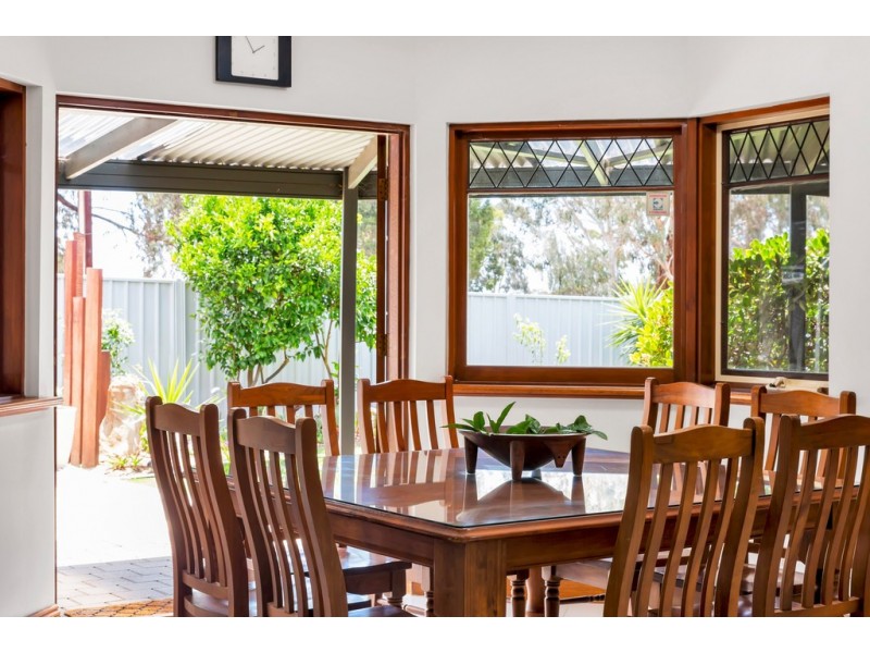 4 Dover Court, Dover Gardens SA 5048