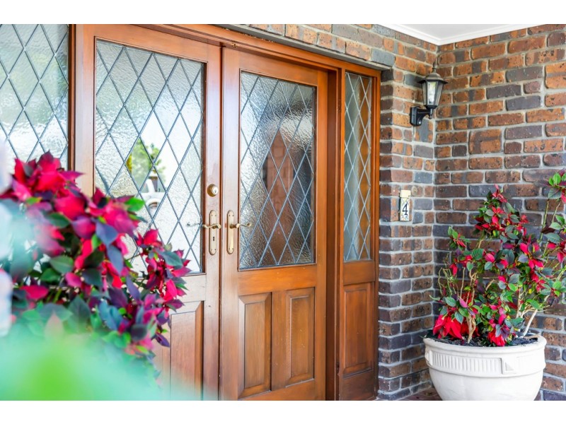 4 Dover Court, Dover Gardens SA 5048