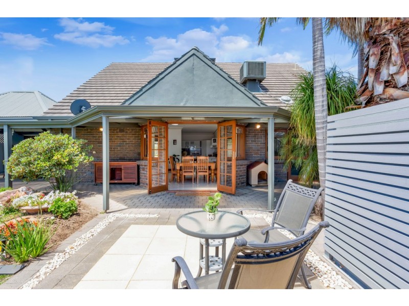 4 Dover Court, Dover Gardens SA 5048