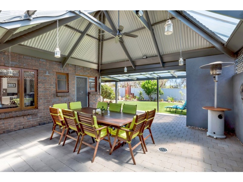 4 Dover Court, Dover Gardens SA 5048