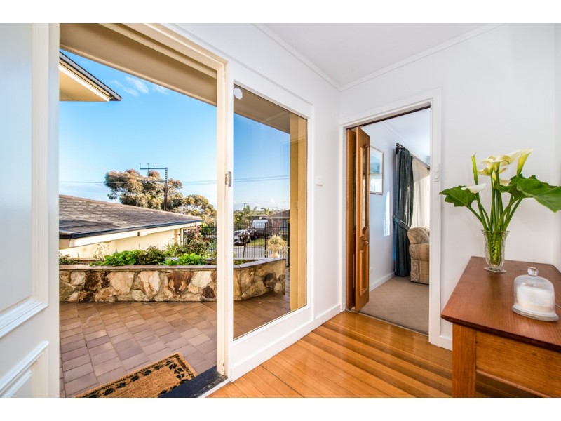 63 Teusner Drive, Morphett Vale SA 5162