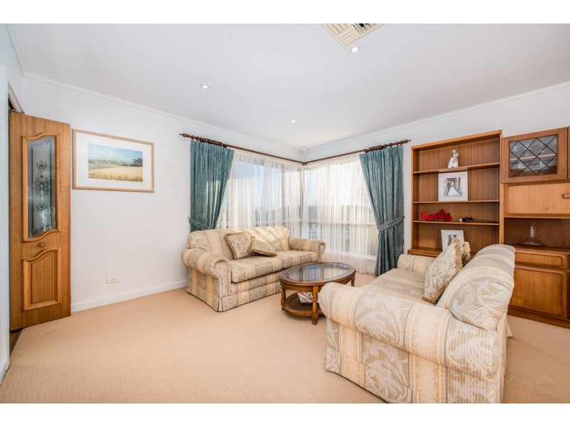 63 Teusner Drive, Morphett Vale SA 5162