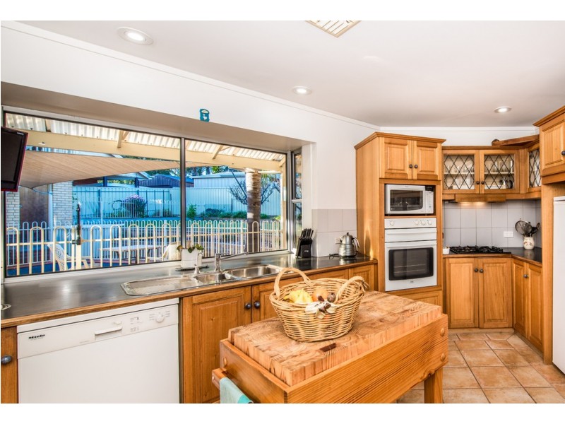 63 Teusner Drive, Morphett Vale SA 5162