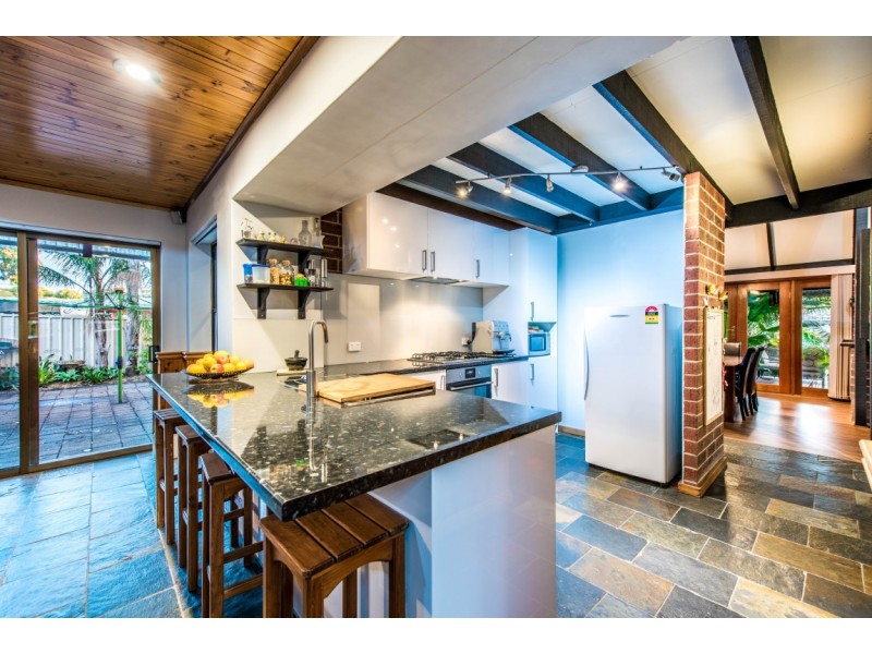 34 Fraser Avenue, Happy Valley SA 5159
