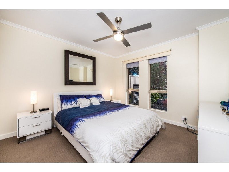 10 Raphael Crescent, Morphett Vale SA 5162