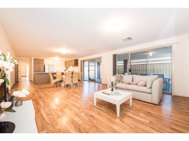 4 Ship Street, Seaford Meadows SA 5169