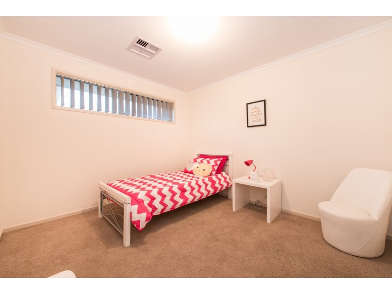4 Ship Street, Seaford Meadows SA 5169