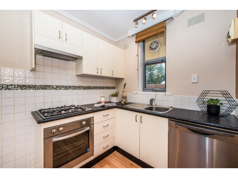 10/14 Broadway, Glenelg South SA 5045