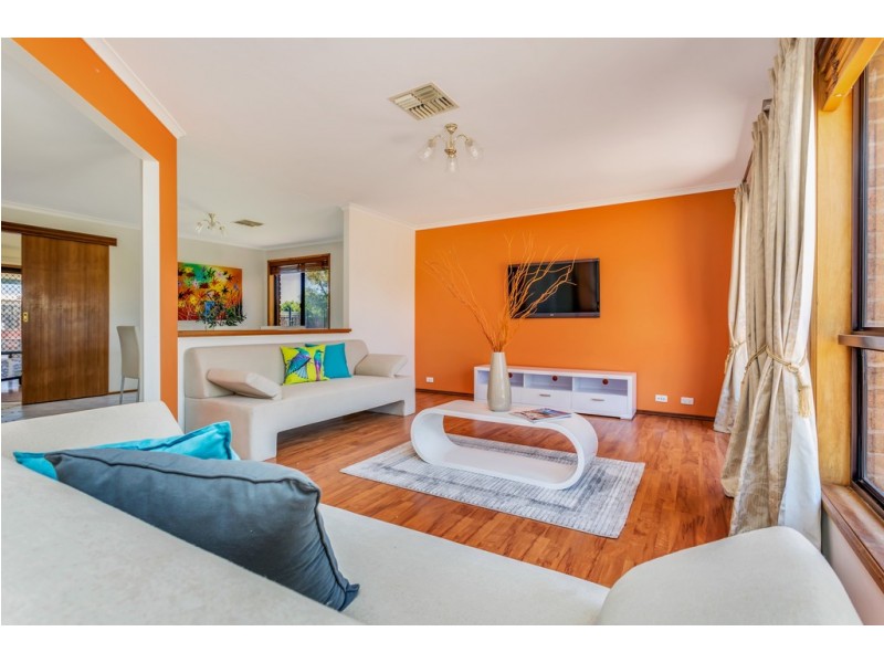 10 Pinehurst Grove, Morphett Vale SA 5162