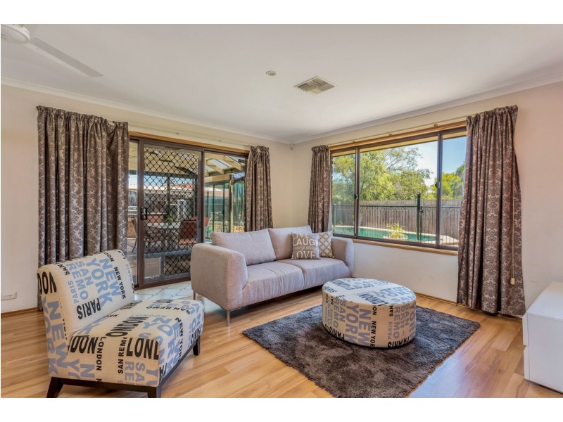 10 Pinehurst Grove, Morphett Vale SA 5162