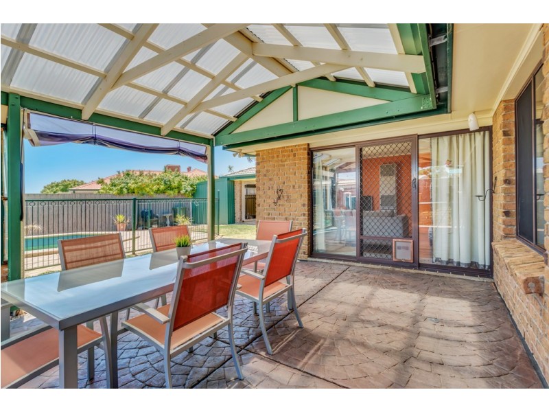 10 Pinehurst Grove, Morphett Vale SA 5162