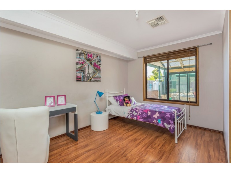 10 Pinehurst Grove, Morphett Vale SA 5162