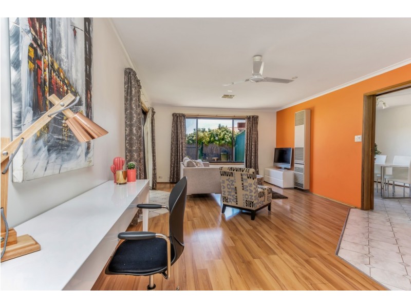 10 Pinehurst Grove, Morphett Vale SA 5162