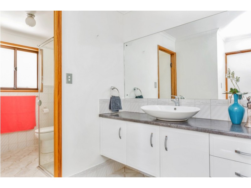 10 Pinehurst Grove, Morphett Vale SA 5162